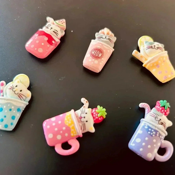 Cute Colorful Cartoon Kitty Cat SIX Piece Resin Fridge Refrigerator Magnets Set - Picture 3 of 3